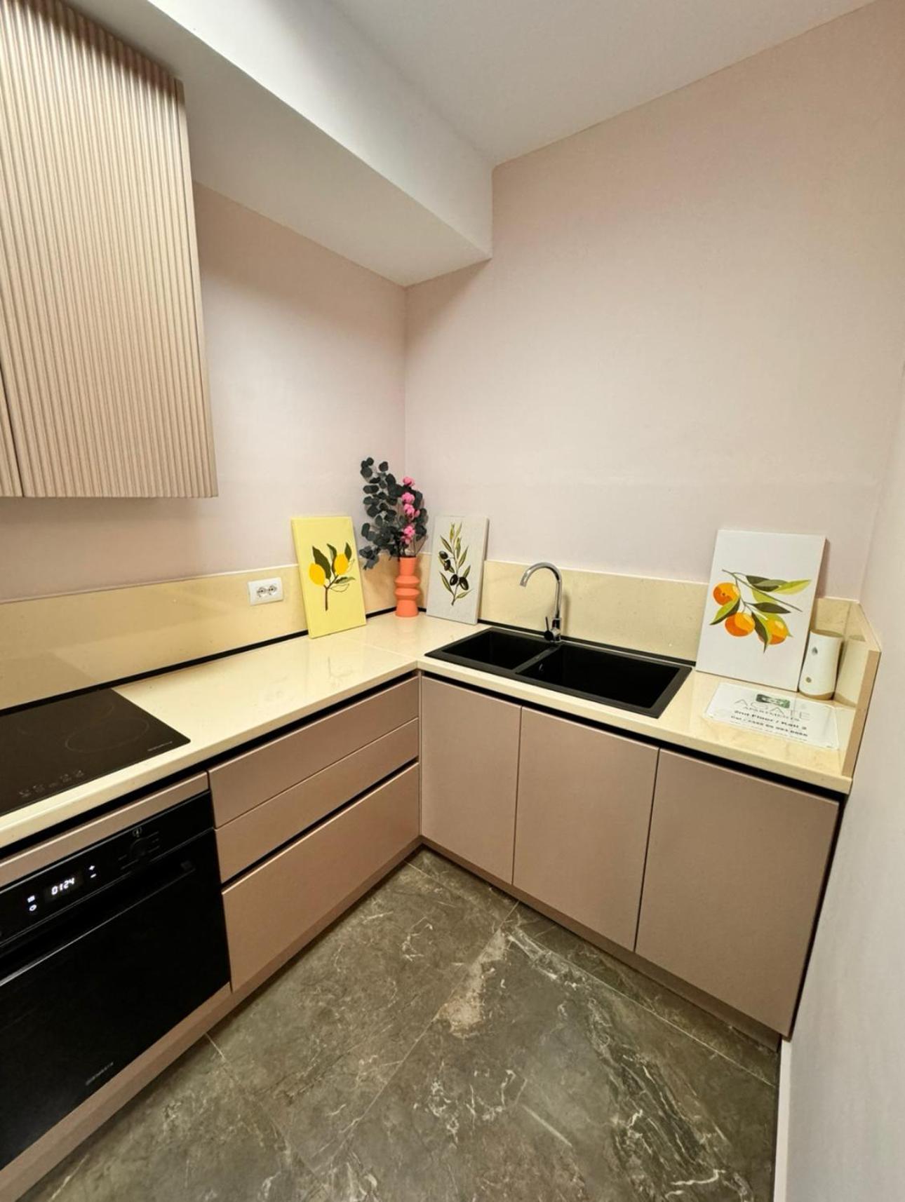 Agate City Center Apartment Тирана Екстер'єр фото