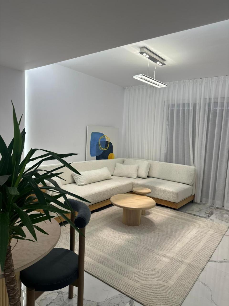 Agate City Center Apartment Тирана Екстер'єр фото