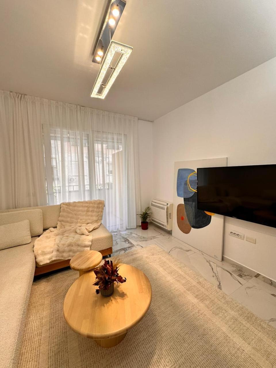 Agate City Center Apartment Тирана Екстер'єр фото