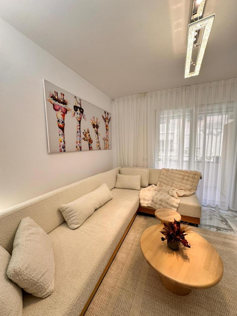 Agate City Center Apartment Тирана Екстер'єр фото